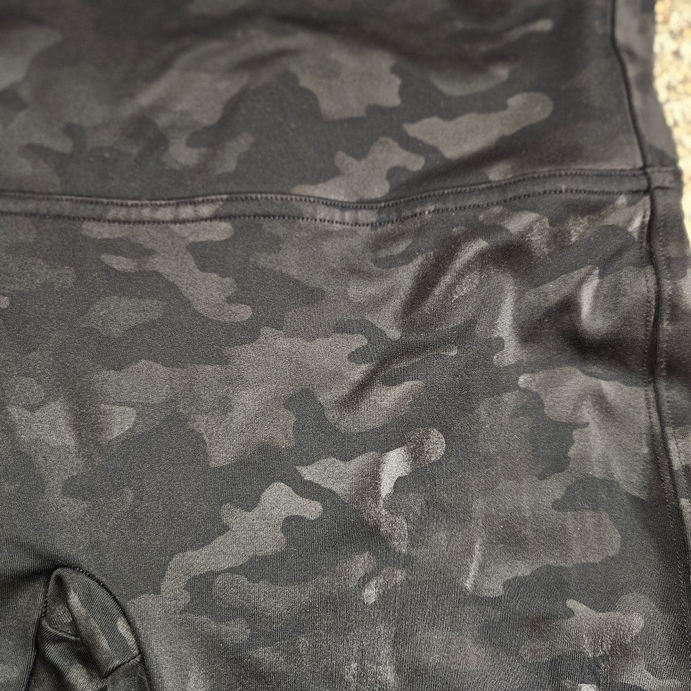Spanx Faux Leather Matte Black Camo Leggings‎ EUC Shapewear Size Medium - Picture 5 of 8